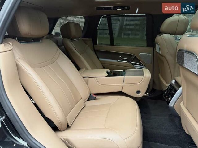 Чорний Ленд Ровер Рендж Ровер, об'ємом двигуна 4.39 л та пробігом 19 тис. км за 225000 $, фото 39 на Automoto.ua