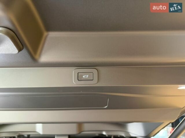 Чорний Ленд Ровер Рендж Ровер, об'ємом двигуна 3 л та пробігом 20 тис. км за 179000 $, фото 57 на Automoto.ua