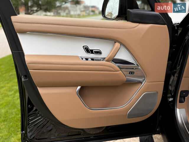 Черный Ленд Ровер Рендж Ровер, объемом двигателя 4.39 л и пробегом 13 тыс. км за 290000 $, фото 37 на Automoto.ua