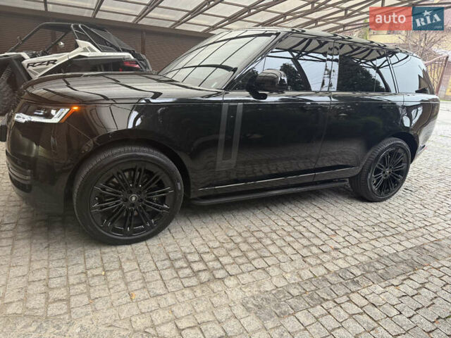 Чорний Ленд Ровер Рендж Ровер, об'ємом двигуна 4.4 л та пробігом 25 тис. км за 165000 $, фото 2 на Automoto.ua