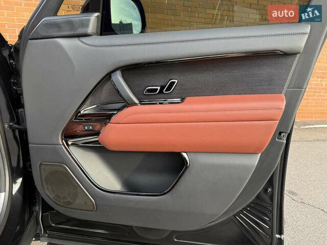 Черный Ленд Ровер Рендж Ровер, объемом двигателя 4.39 л и пробегом 27 тыс. км за 285000 $, фото 69 на Automoto.ua