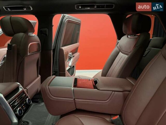 Чорний Ленд Ровер Рендж Ровер, об'ємом двигуна 4.4 л та пробігом 10 тис. км за 224900 $, фото 43 на Automoto.ua