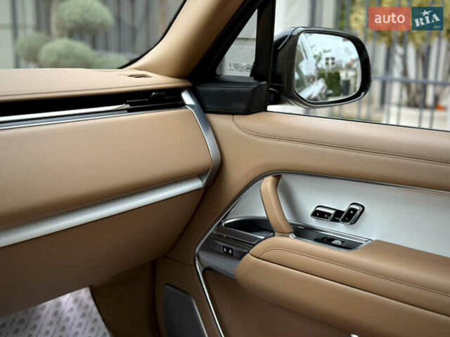 Черный Ленд Ровер Рендж Ровер, объемом двигателя 4.39 л и пробегом 13 тыс. км за 290000 $, фото 68 на Automoto.ua