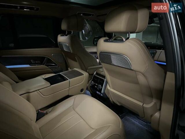 Черный Ленд Ровер Рендж Ровер, объемом двигателя 4.39 л и пробегом 19 тыс. км за 225000 $, фото 32 на Automoto.ua