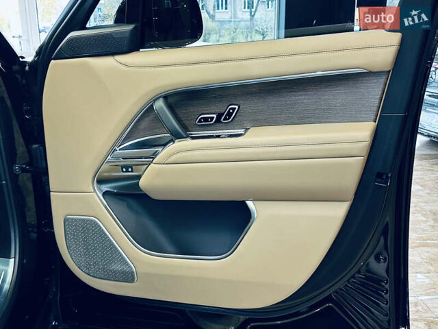 Чорний Ленд Ровер Рендж Ровер, об'ємом двигуна 3 л та пробігом 6 тис. км за 219000 $, фото 82 на Automoto.ua