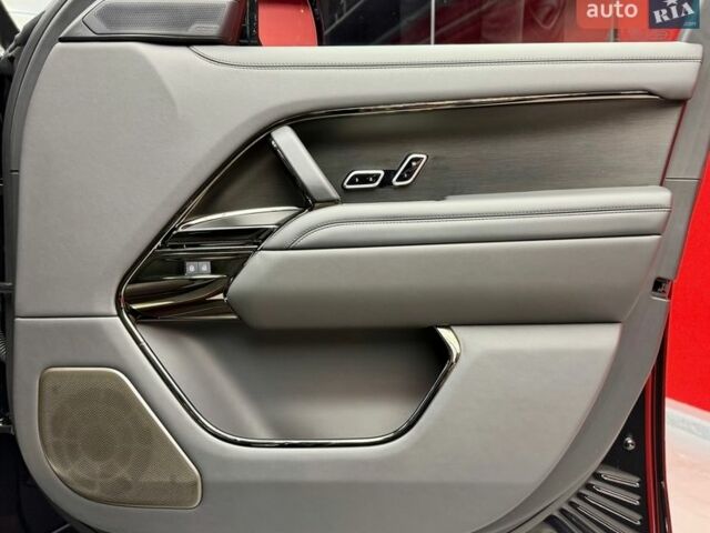 Чорний Ленд Ровер Рендж Ровер, об'ємом двигуна 4.4 л та пробігом 28 тис. км за 277700 $, фото 54 на Automoto.ua