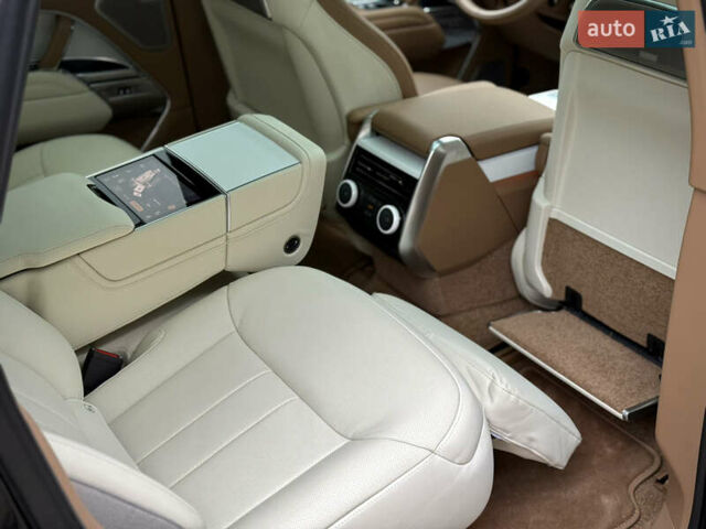 Черный Ленд Ровер Рендж Ровер, объемом двигателя 4.39 л и пробегом 13 тыс. км за 290000 $, фото 50 на Automoto.ua