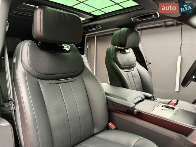 Чорний Ленд Ровер Рендж Ровер, об'ємом двигуна 4.4 л та пробігом 28 тис. км за 277700 $, фото 57 на Automoto.ua