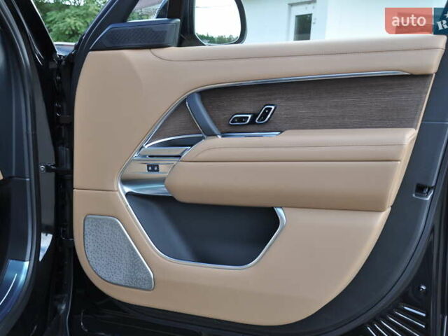 Черный Ленд Ровер Рендж Ровер, объемом двигателя 3 л и пробегом 1 тыс. км за 246169 $, фото 56 на Automoto.ua