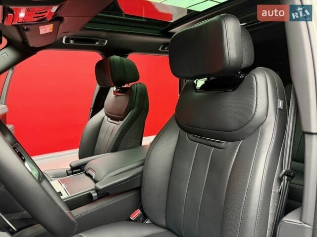 Чорний Ленд Ровер Рендж Ровер, об'ємом двигуна 4.4 л та пробігом 28 тис. км за 277700 $, фото 25 на Automoto.ua