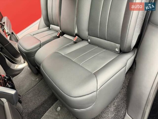 Чорний Ленд Ровер Рендж Ровер, об'ємом двигуна 4.4 л та пробігом 26 тис. км за 285000 $, фото 41 на Automoto.ua