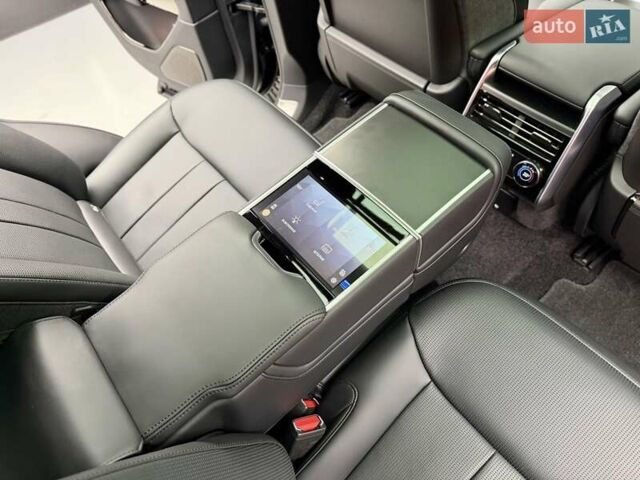 Чорний Ленд Ровер Рендж Ровер, об'ємом двигуна 4.4 л та пробігом 28 тис. км за 279900 $, фото 49 на Automoto.ua