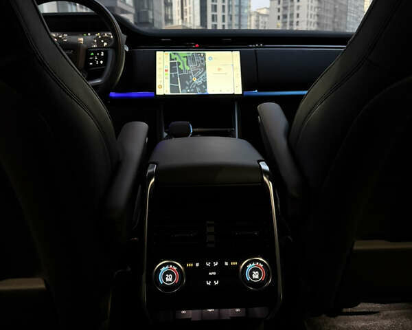 Чорний Ленд Ровер Рендж Ровер, об'ємом двигуна 4.39 л та пробігом 8 тис. км за 190000 $, фото 27 на Automoto.ua