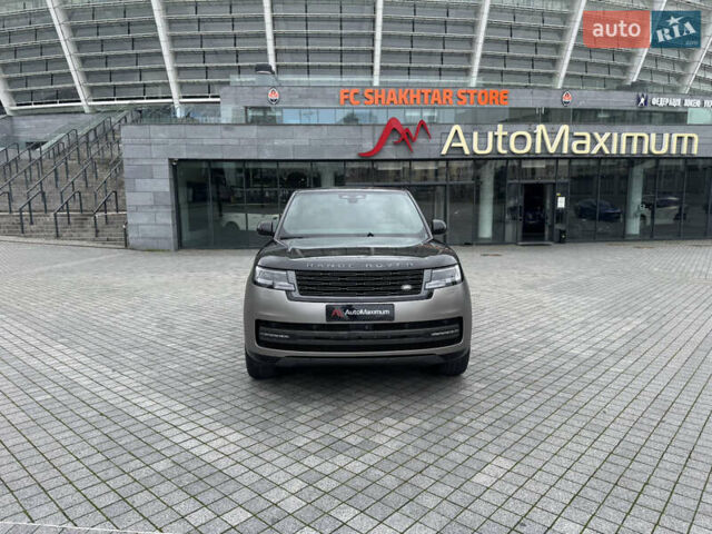 Ленд Ровер Рендж Ровер 2024 в Киеве на Automoto.ua Черный Ленд Ровер Рендж Ровер, объемом двигателя 4.39 л и пробегом 57 тыс. км за 205000 $, фото 1 на Automoto.ua