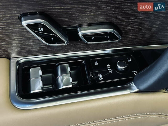 Чорний Ленд Ровер Рендж Ровер, об'ємом двигуна 3 л та пробігом 6 тис. км за 219000 $, фото 25 на Automoto.ua