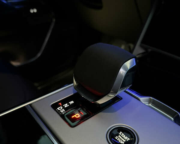 Чорний Ленд Ровер Рендж Ровер, об'ємом двигуна 4.39 л та пробігом 8 тис. км за 190000 $, фото 39 на Automoto.ua