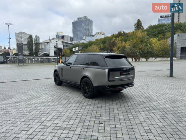 Ленд Ровер Рендж Ровер 2024 в Киеве на Automoto.ua Черный Ленд Ровер Рендж Ровер, объемом двигателя 4.39 л и пробегом 57 тыс. км за 205000 $, фото 4 на Automoto.ua