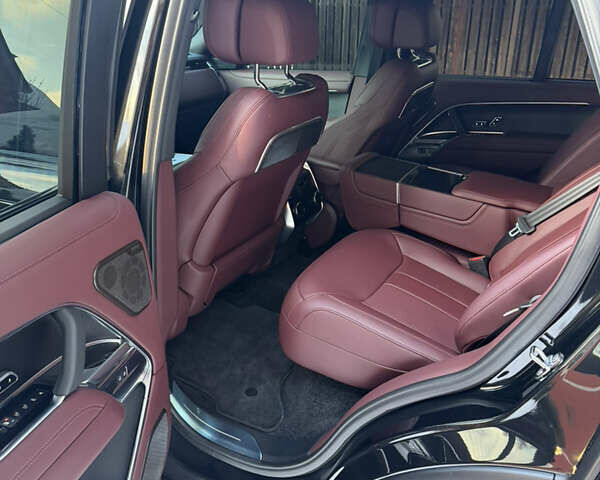 Чорний Ленд Ровер Рендж Ровер, об'ємом двигуна 3 л та пробігом 17 тис. км за 215000 $, фото 11 на Automoto.ua