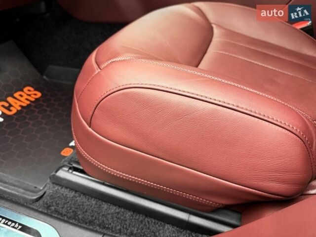 Черный Ленд Ровер Рендж Ровер, объемом двигателя 4.39 л и пробегом 35 тыс. км за 217000 $, фото 24 на Automoto.ua