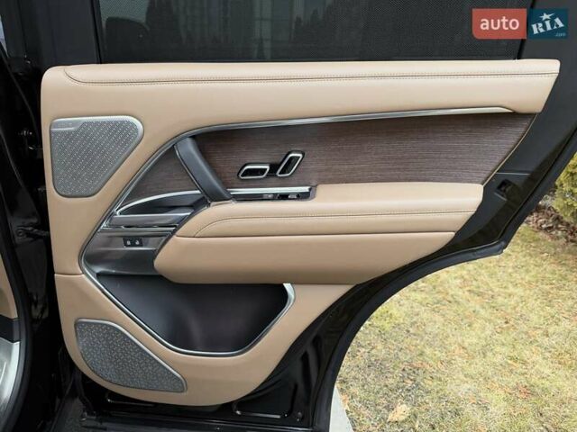 Чорний Ленд Ровер Рендж Ровер, об'ємом двигуна 4.39 л та пробігом 19 тис. км за 225000 $, фото 35 на Automoto.ua