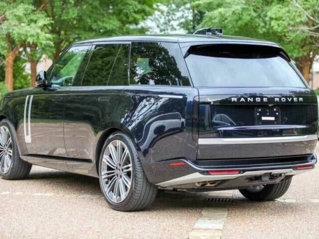Ленд Ровер Рендж Ровер 2024 у Львові на Automoto.ua Чорний Ленд Ровер Рендж Ровер, об'ємом двигуна 4.4 л та пробігом 6 тис. км за 84800 $, фото 2 на Automoto.ua