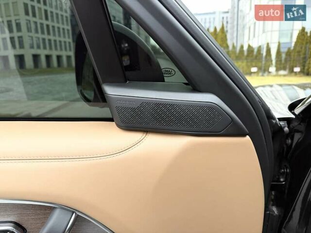 Чорний Ленд Ровер Рендж Ровер, об'ємом двигуна 4.39 л та пробігом 19 тис. км за 225000 $, фото 21 на Automoto.ua