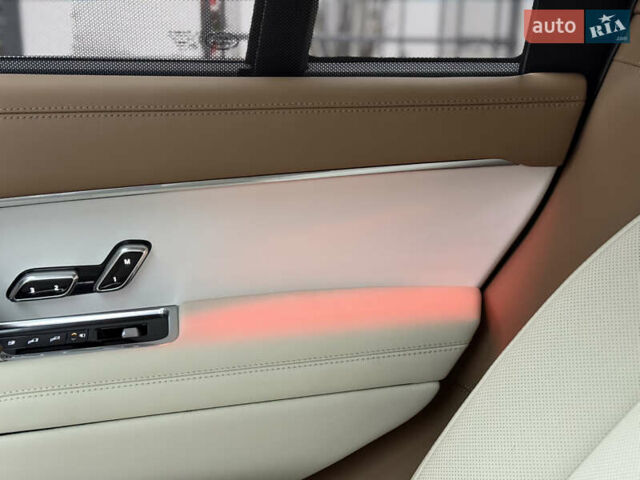 Черный Ленд Ровер Рендж Ровер, объемом двигателя 4.39 л и пробегом 13 тыс. км за 290000 $, фото 58 на Automoto.ua