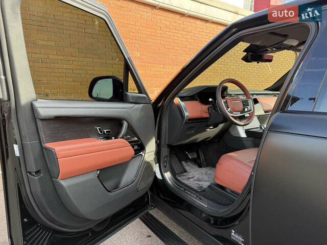 Черный Ленд Ровер Рендж Ровер, объемом двигателя 4.39 л и пробегом 27 тыс. км за 285000 $, фото 39 на Automoto.ua