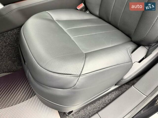 Чорний Ленд Ровер Рендж Ровер, об'ємом двигуна 4.4 л та пробігом 26 тис. км за 285000 $, фото 26 на Automoto.ua