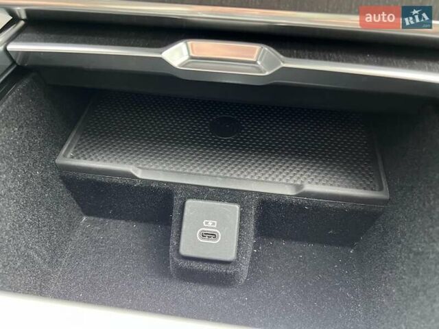 Чорний Ленд Ровер Рендж Ровер, об'ємом двигуна 3 л та пробігом 9 тис. км за 198000 $, фото 20 на Automoto.ua