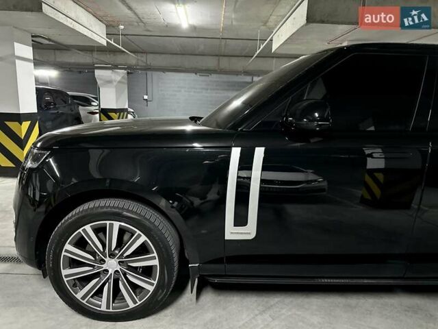 Ленд Ровер Рендж Ровер 2024 в Днепре (Днепропетровске) на Automoto.ua Черный Ленд Ровер Рендж Ровер, объемом двигателя 4.39 л и пробегом 19 тыс. км за 215000 $, фото 3 на Automoto.ua