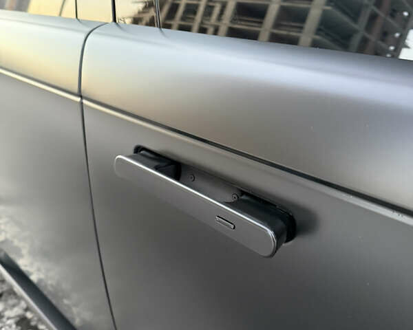 Чорний Ленд Ровер Рендж Ровер, об'ємом двигуна 4.39 л та пробігом 8 тис. км за 190000 $, фото 10 на Automoto.ua