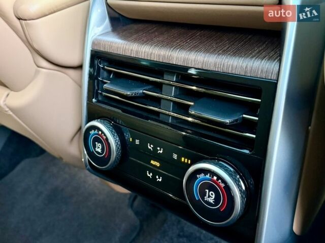 Черный Ленд Ровер Рендж Ровер, объемом двигателя 4.4 л и пробегом 24 тыс. км за 214950 $, фото 118 на Automoto.ua