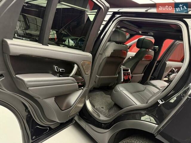 Чорний Ленд Ровер Рендж Ровер, об'ємом двигуна 4.4 л та пробігом 26 тис. км за 285000 $, фото 37 на Automoto.ua