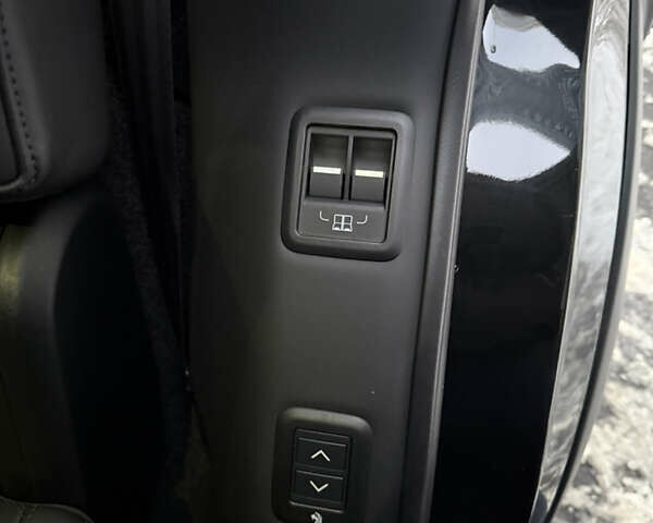 Чорний Ленд Ровер Рендж Ровер, об'ємом двигуна 4.39 л та пробігом 8 тис. км за 190000 $, фото 26 на Automoto.ua