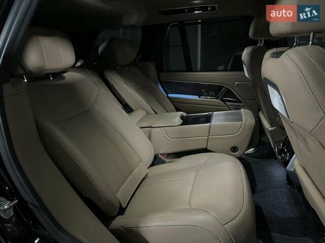 Ленд Ровер Рендж Ровер 2024 в Днепре (Днепропетровске) на Automoto.ua Черный Ленд Ровер Рендж Ровер, объемом двигателя 4.39 л и пробегом 19 тыс. км за 215000 $, фото 33 на Automoto.ua
