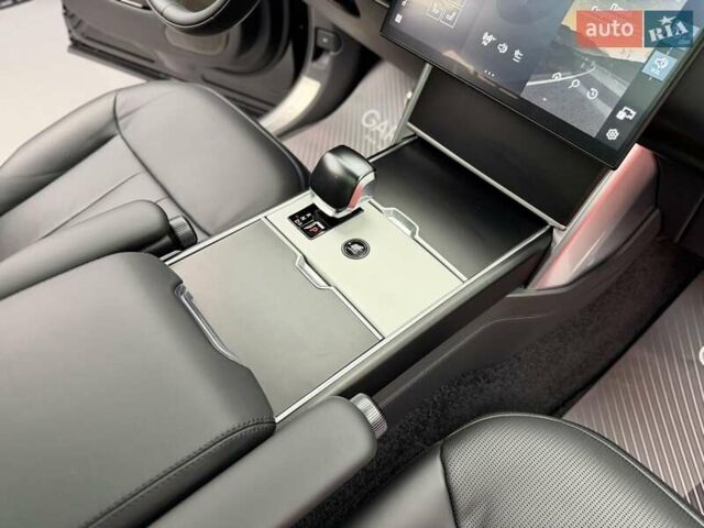 Чорний Ленд Ровер Рендж Ровер, об'ємом двигуна 4.4 л та пробігом 28 тис. км за 279900 $, фото 59 на Automoto.ua