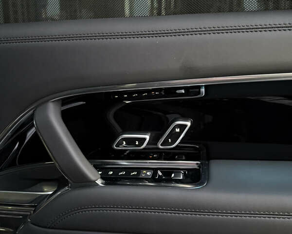 Чорний Ленд Ровер Рендж Ровер, об'ємом двигуна 4.39 л та пробігом 8 тис. км за 190000 $, фото 31 на Automoto.ua