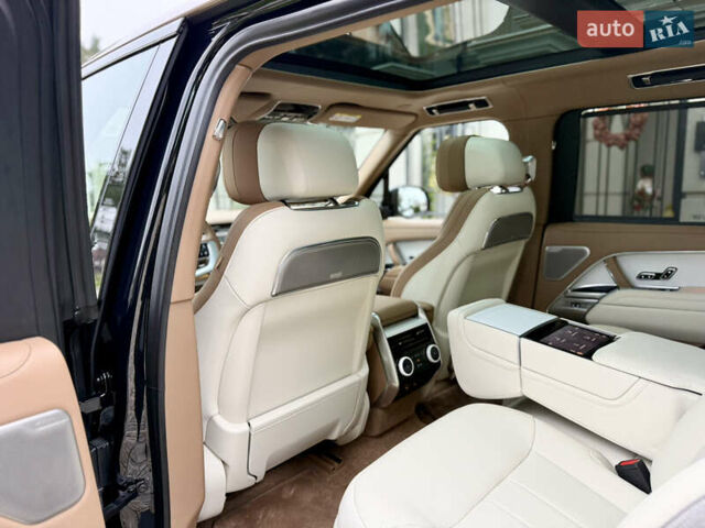 Черный Ленд Ровер Рендж Ровер, объемом двигателя 4.39 л и пробегом 13 тыс. км за 290000 $, фото 45 на Automoto.ua