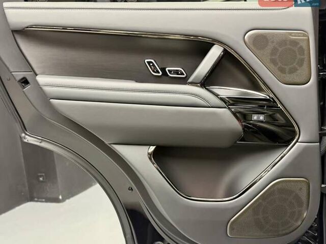 Чорний Ленд Ровер Рендж Ровер, об'ємом двигуна 4.4 л та пробігом 26 тис. км за 285000 $, фото 38 на Automoto.ua