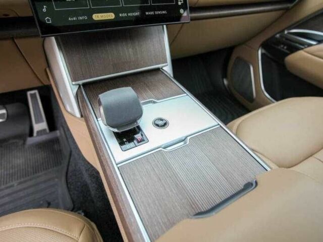 Ленд Ровер Рендж Ровер 2024 у Львові на Automoto.ua Чорний Ленд Ровер Рендж Ровер, об'ємом двигуна 4.4 л та пробігом 6 тис. км за 84800 $, фото 17 на Automoto.ua