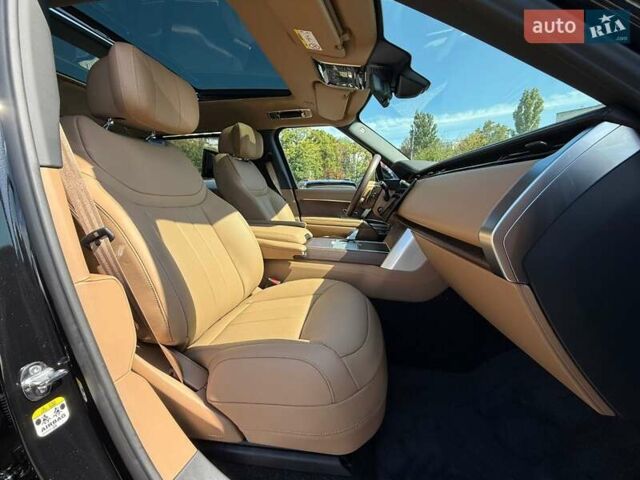 Черный Ленд Ровер Рендж Ровер, объемом двигателя 3 л и пробегом 1 тыс. км за 246169 $, фото 79 на Automoto.ua