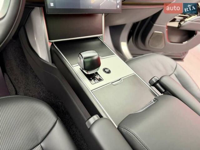 Чорний Ленд Ровер Рендж Ровер, об'ємом двигуна 4.4 л та пробігом 28 тис. км за 279900 $, фото 31 на Automoto.ua