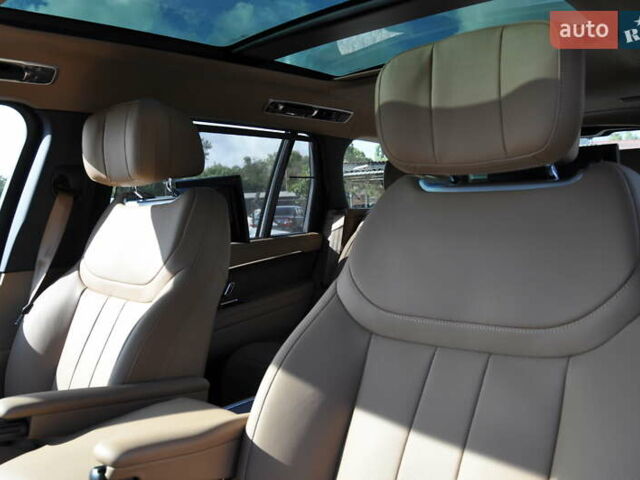 Черный Ленд Ровер Рендж Ровер, объемом двигателя 3 л и пробегом 1 тыс. км за 246169 $, фото 29 на Automoto.ua