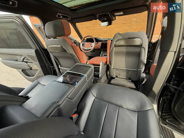 Черный Ленд Ровер Рендж Ровер, объемом двигателя 4.39 л и пробегом 27 тыс. км за 285000 $, фото 58 на Automoto.ua