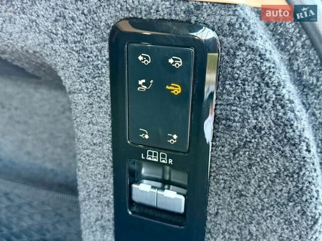 Черный Ленд Ровер Рендж Ровер, объемом двигателя 4.4 л и пробегом 24 тыс. км за 214950 $, фото 101 на Automoto.ua