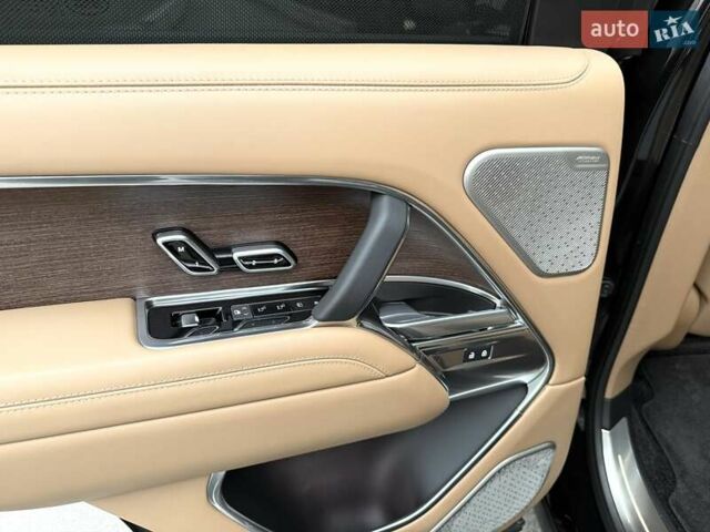 Чорний Ленд Ровер Рендж Ровер, об'ємом двигуна 4.39 л та пробігом 19 тис. км за 225000 $, фото 28 на Automoto.ua