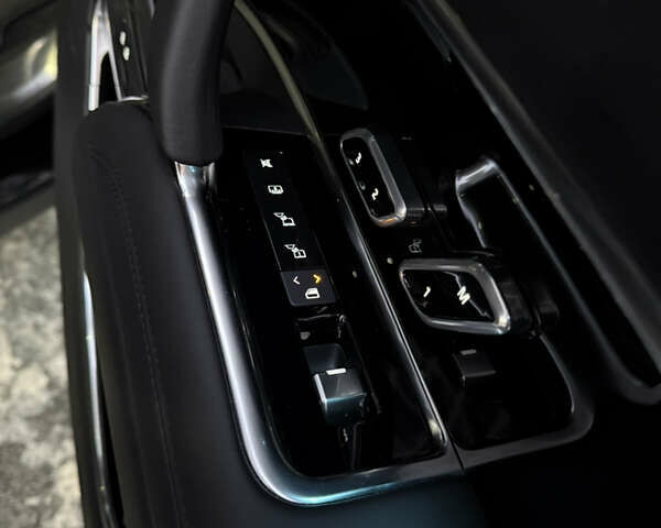 Чорний Ленд Ровер Рендж Ровер, об'ємом двигуна 4.39 л та пробігом 8 тис. км за 190000 $, фото 32 на Automoto.ua