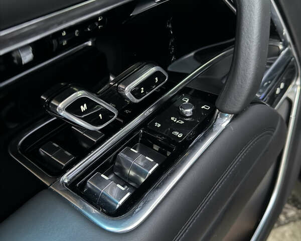 Чорний Ленд Ровер Рендж Ровер, об'ємом двигуна 4.39 л та пробігом 8 тис. км за 190000 $, фото 15 на Automoto.ua