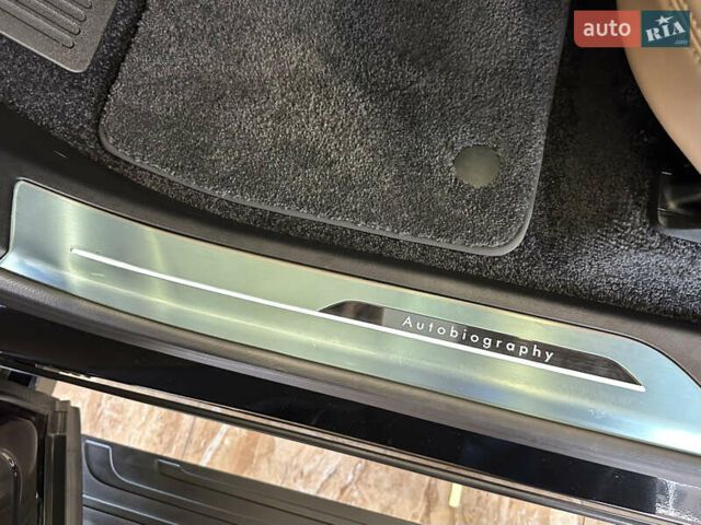 Чорний Ленд Ровер Рендж Ровер, об'ємом двигуна 3 л та пробігом 6 тис. км за 219000 $, фото 31 на Automoto.ua